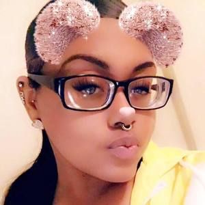 Meet your Posher, Andrea